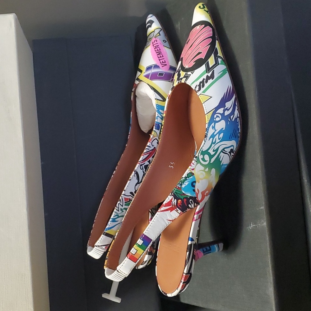 Sz 35 NIB $1085 Vetements leather print slingbacks